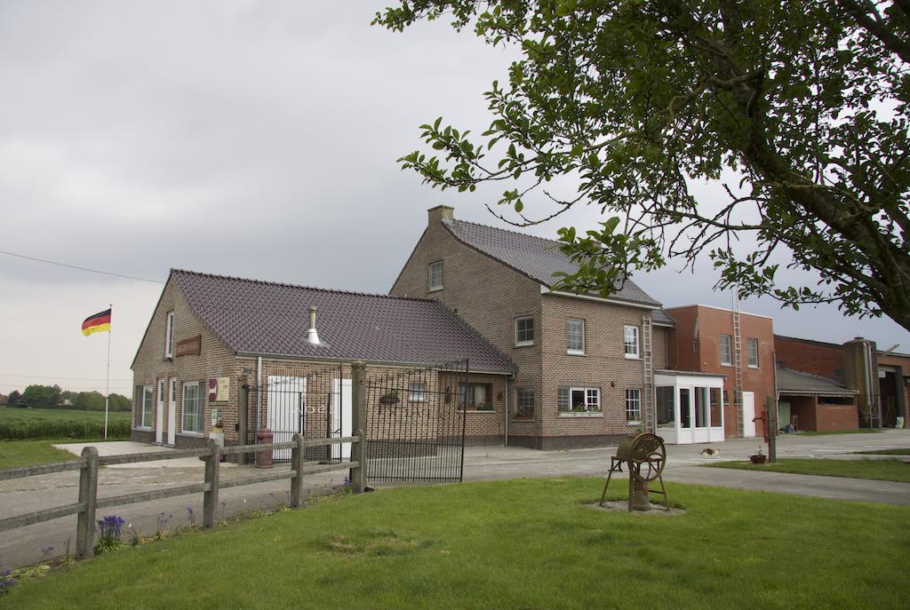Breeden Steeger Hoeve Lichtervelde Esterno foto